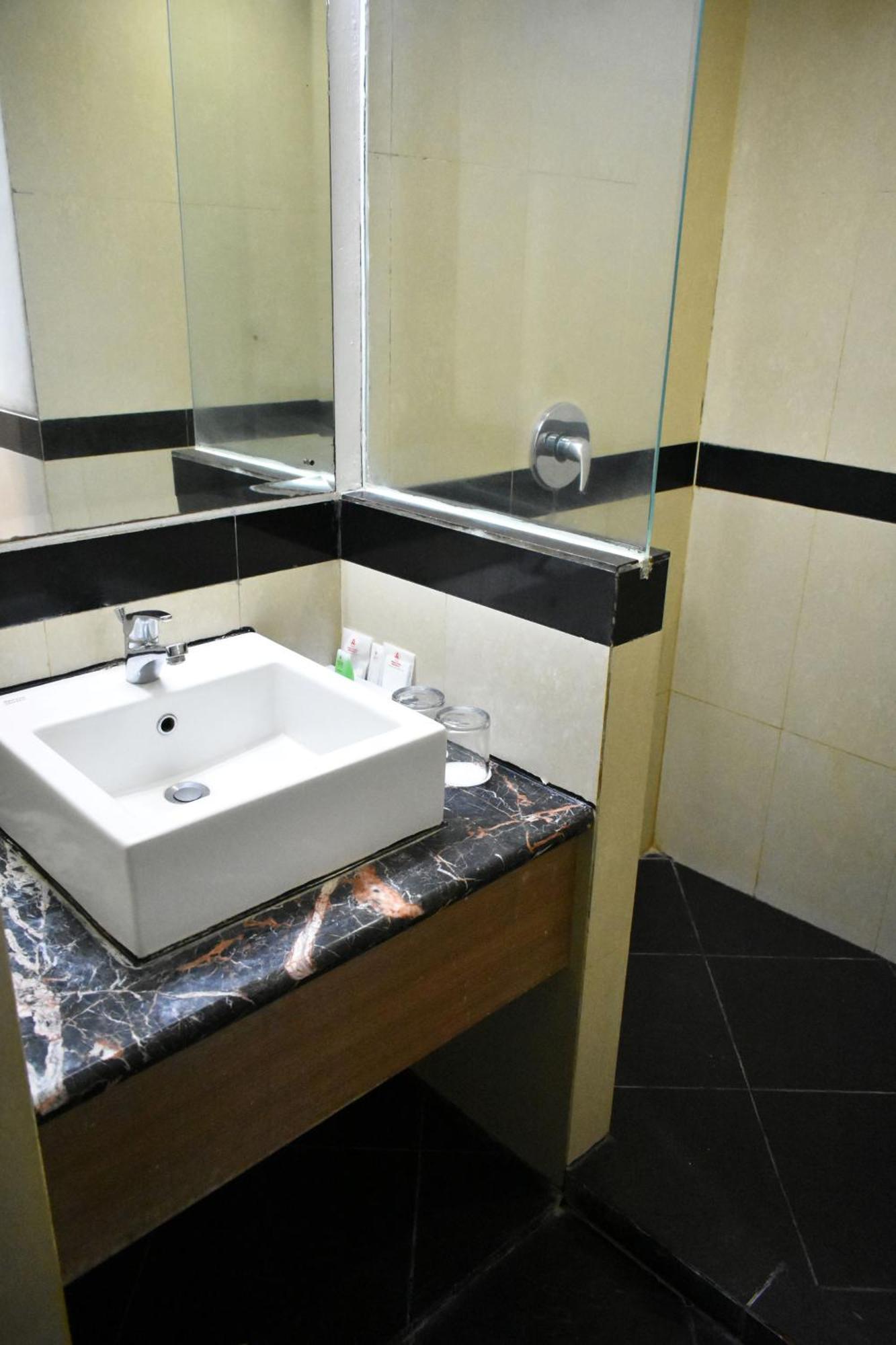 Abadi Hotel Malioboro Yogyakarta By Tritama Hospitality Екстер'єр фото