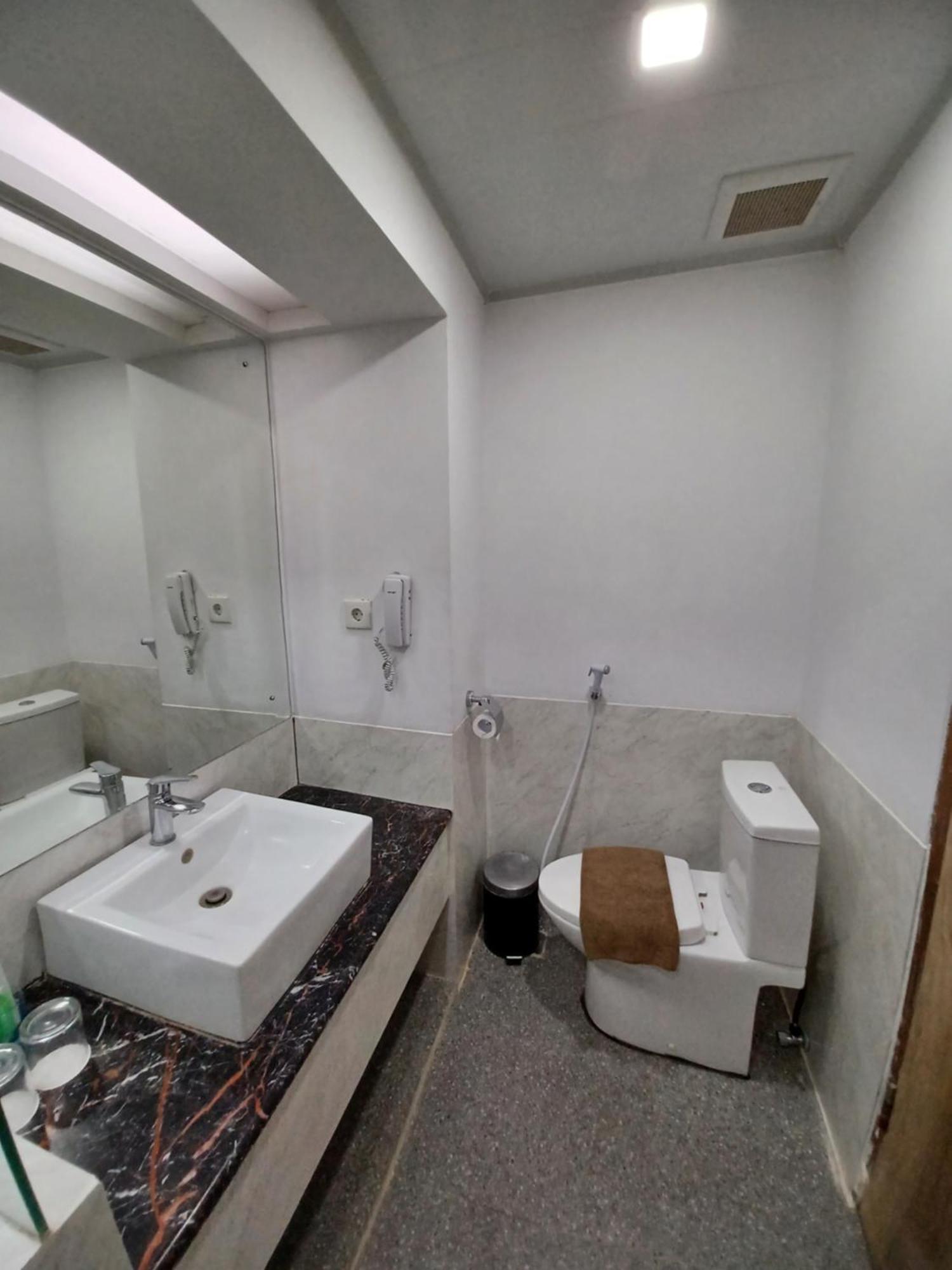 Abadi Hotel Malioboro Yogyakarta By Tritama Hospitality Екстер'єр фото